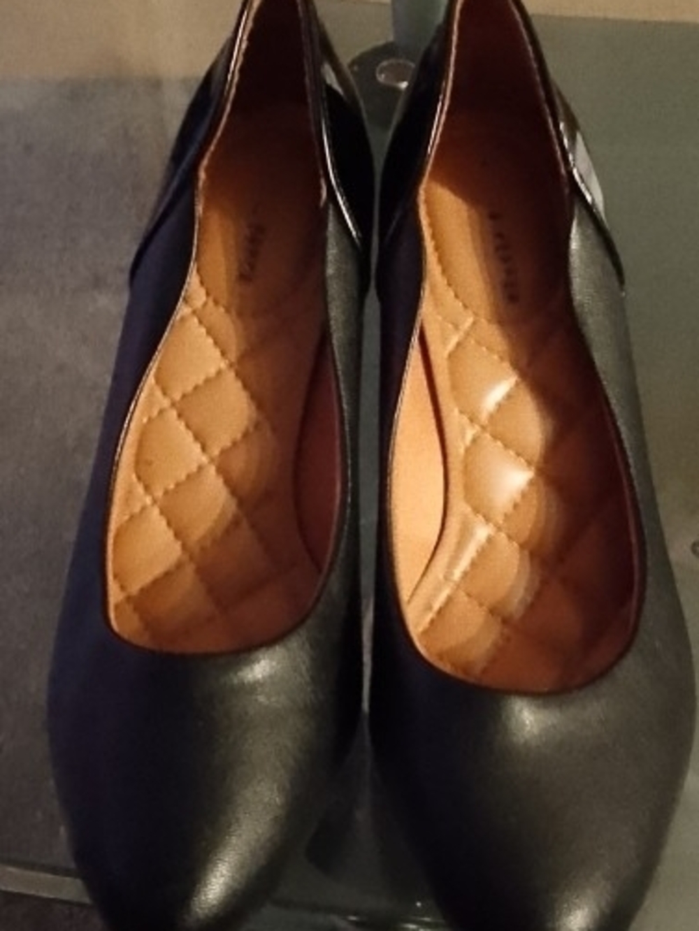 Vizzano Black Pointed-Toe Heels Like New